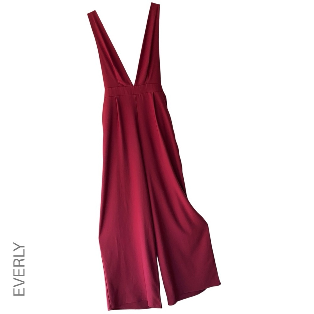 EVERLY DEEP PLUNGE V JUMPSUIT LIKE NEW POCKETS TIES BURGUNDY | MEDIUM